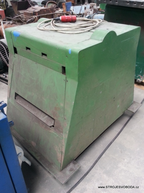 Stroj na výrobu vlnitého plechu 500mm (zarizeni na krytinu 12.6.2013 13-33-06.jpg)